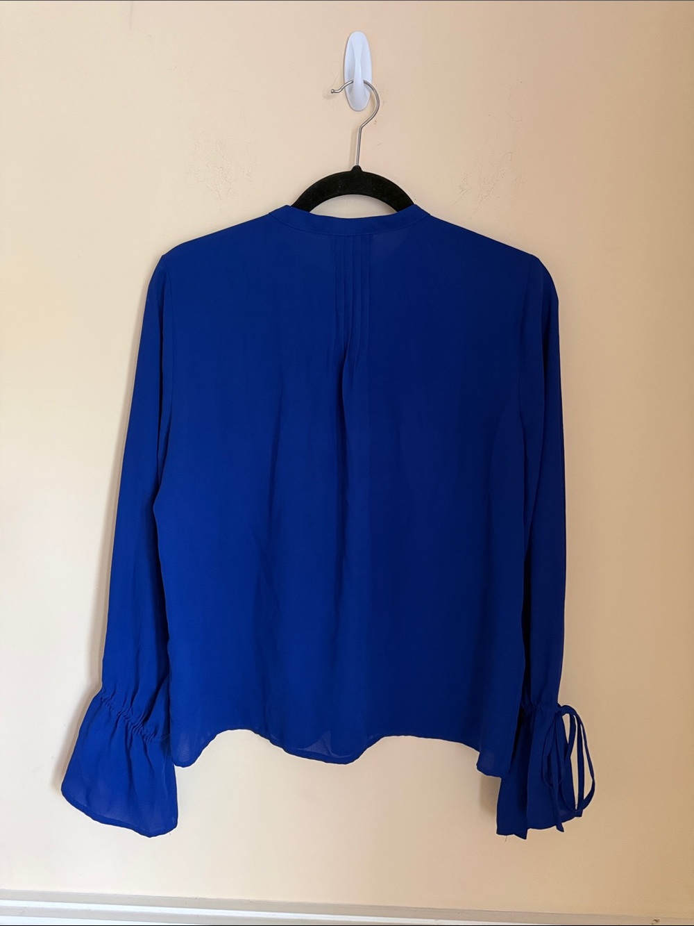 J. Crew Royal Blue Pintuck V-Neck Button Front Tie-Cuff Blouse‎ Size Small